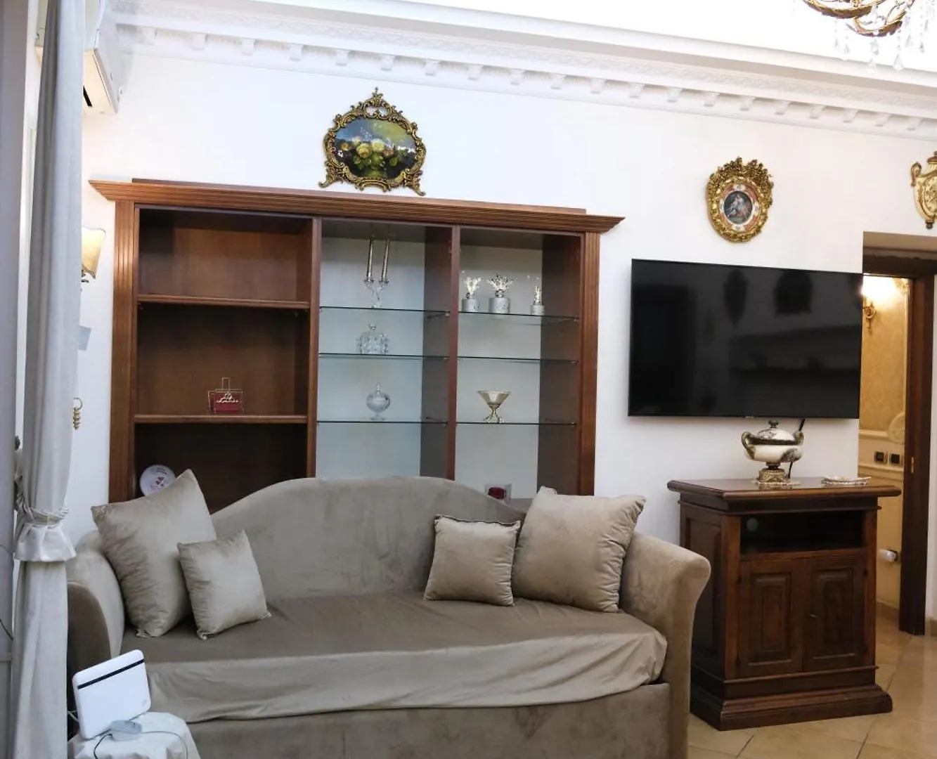 La Bella Napoli Home Room Di Adriana Holiday home Naples